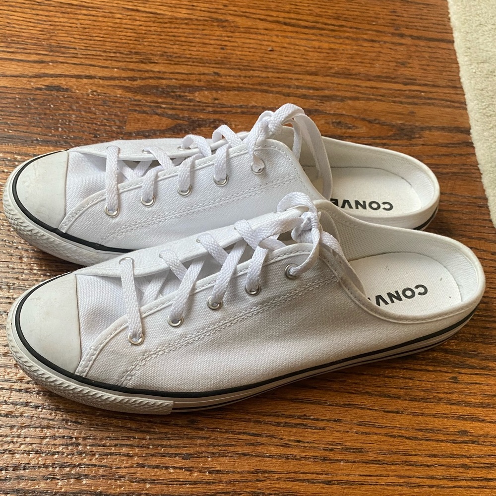 Like New All Star Converse Slip On Sneakers